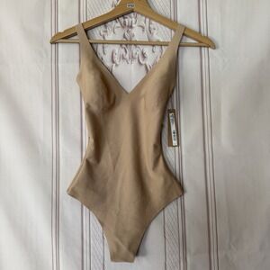NWT SKIMS BODY UNLINED PLUNGE THONG BODYSUIT IN Clay Size XS $80